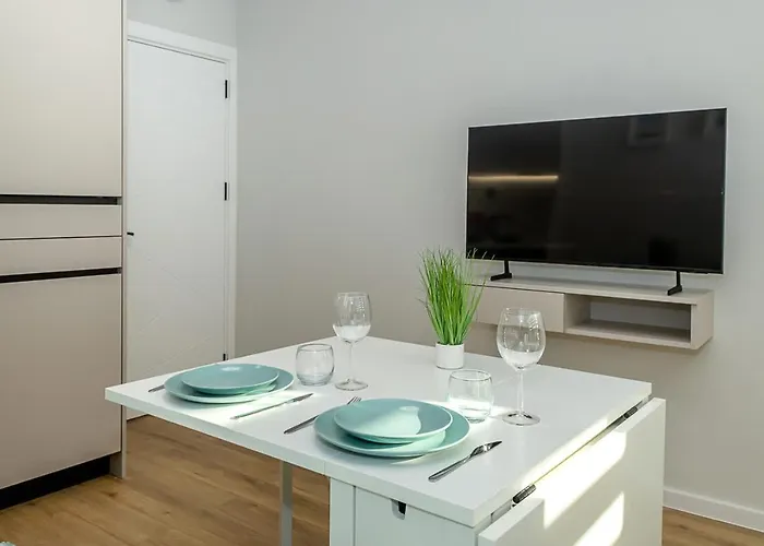 Stylish - Red Square Area - Location By Flat Mаnаger * Warna