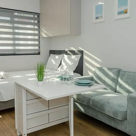 Stylish - Red Square Area - Location By Flat Mаnаger * Warna