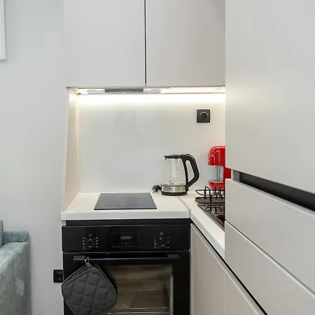 Stylish - Red Square Area - Location By Flat Mаnаger * Warna