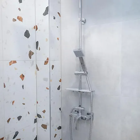 Stylish - Red Square Area - Location By Flat Mаnаger * Warna